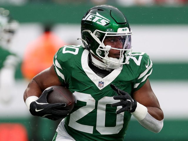 Jets’ Breece Hall posts cryptic message after the team makes $14 million decision on his future