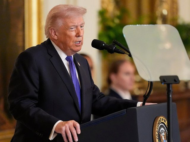 Trump awards Medal of Honor to three soldiers, honors ‘unsurpassed courage’