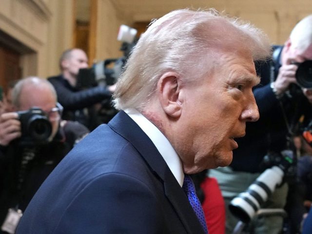 White House doctor explains Trump’s visible neck rash