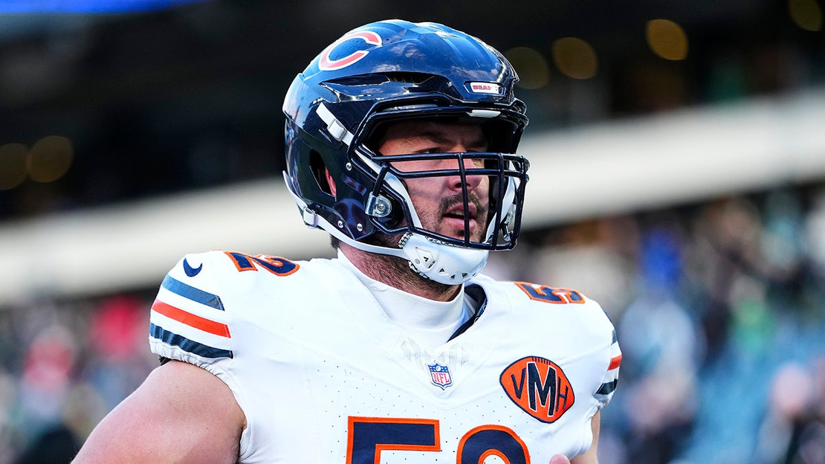 Bears Pro Bowl center Drew Dalman retires at 27 in stunning move: report  at george magazine