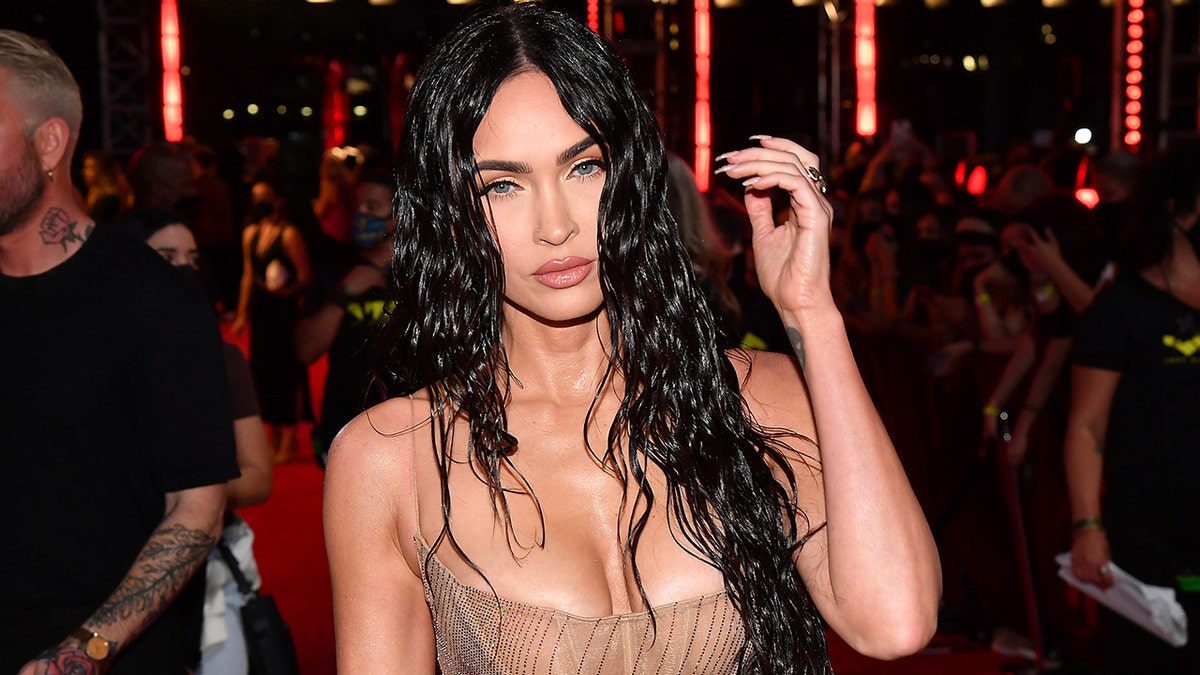 Megan Fox wows in racy outfit for Instagram return; Machine Gun Kelly reacts with cheeky comment  at george magazine