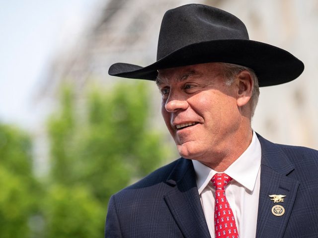 Trump Cabinet alum Ryan Zinke joins mass exodus of lawmakers leaving Congress