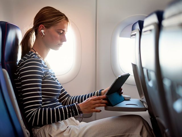 Passengers refusing to wear headphones on flights could be kicked off aircraft: ‘It’s about time’